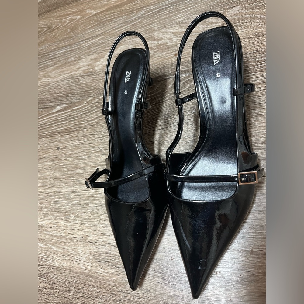 Zara Black Patent Leather Heels - Picture 2 of 12